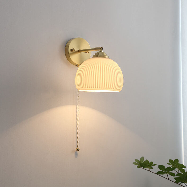 Garduru Nordic Wandleuchte mit Zugschalter | Milchglas & Messing Design | Strahlendes Stimmungslicht für Ihr Zuhause
