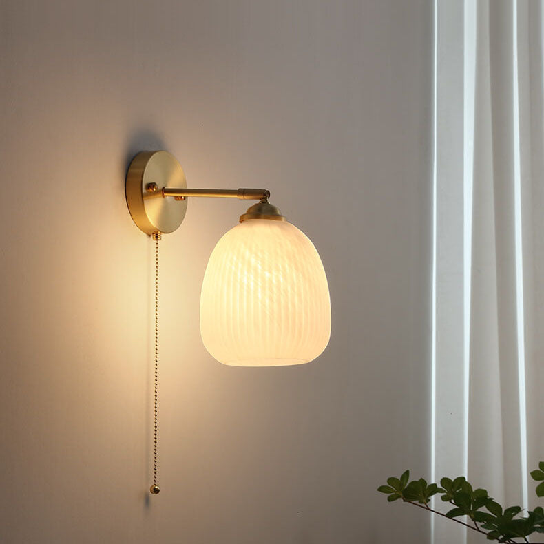 Garduru Nordic Wandleuchte mit Zugschalter | Milchglas & Messing Design | Strahlendes Stimmungslicht für Ihr Zuhause