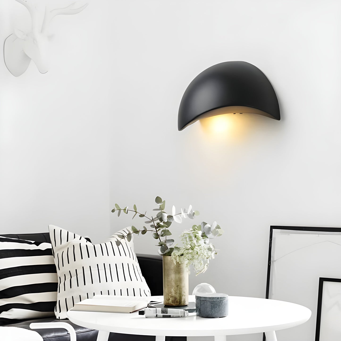 Garduru Light - Minimalistische halbkreisförmige LED-Wandleuchte