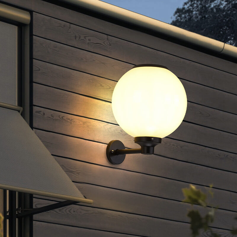 Garduru-betriebene LED-Globus-Wandleuchte – Elegante Außenlampe für Wege & Eingänge