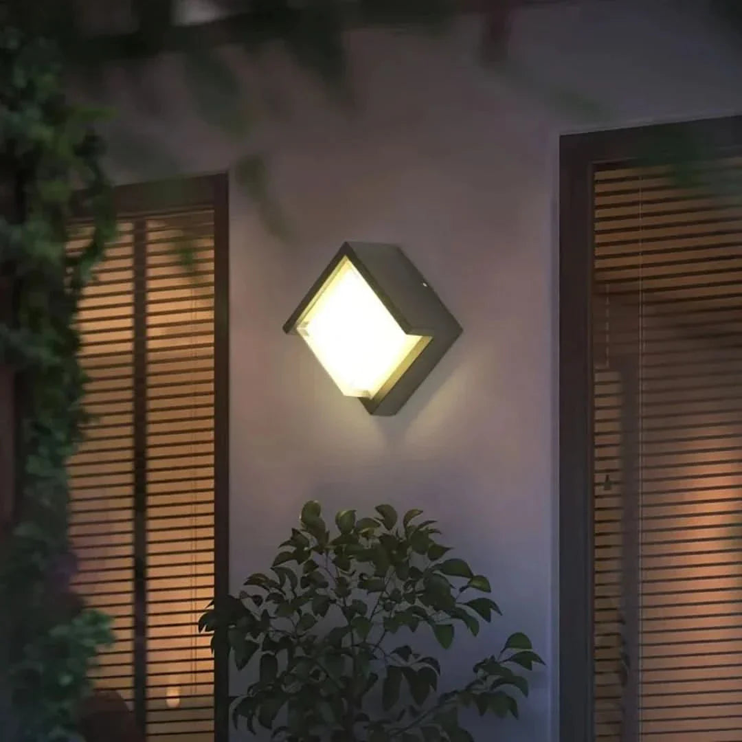 Garduru - Wetterfeste LED-Wandlampe für Außenbereiche mit einfacher Montage