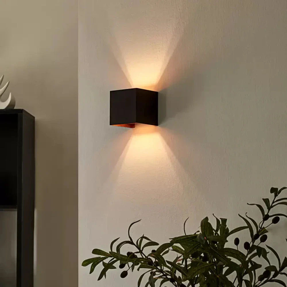 Moderne schwarze Aluminium-Wandlampe