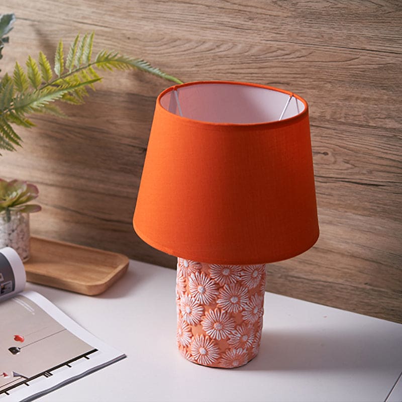 Orange Tischlampe mit Sonnenblumenbasis für elegantes Licht | GlowLuxury