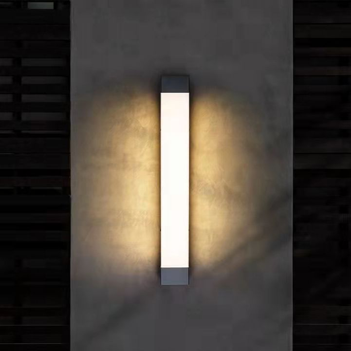 Minimalistische LED Außenwandleuchte aus Metall und Acryl für Außenbereiche