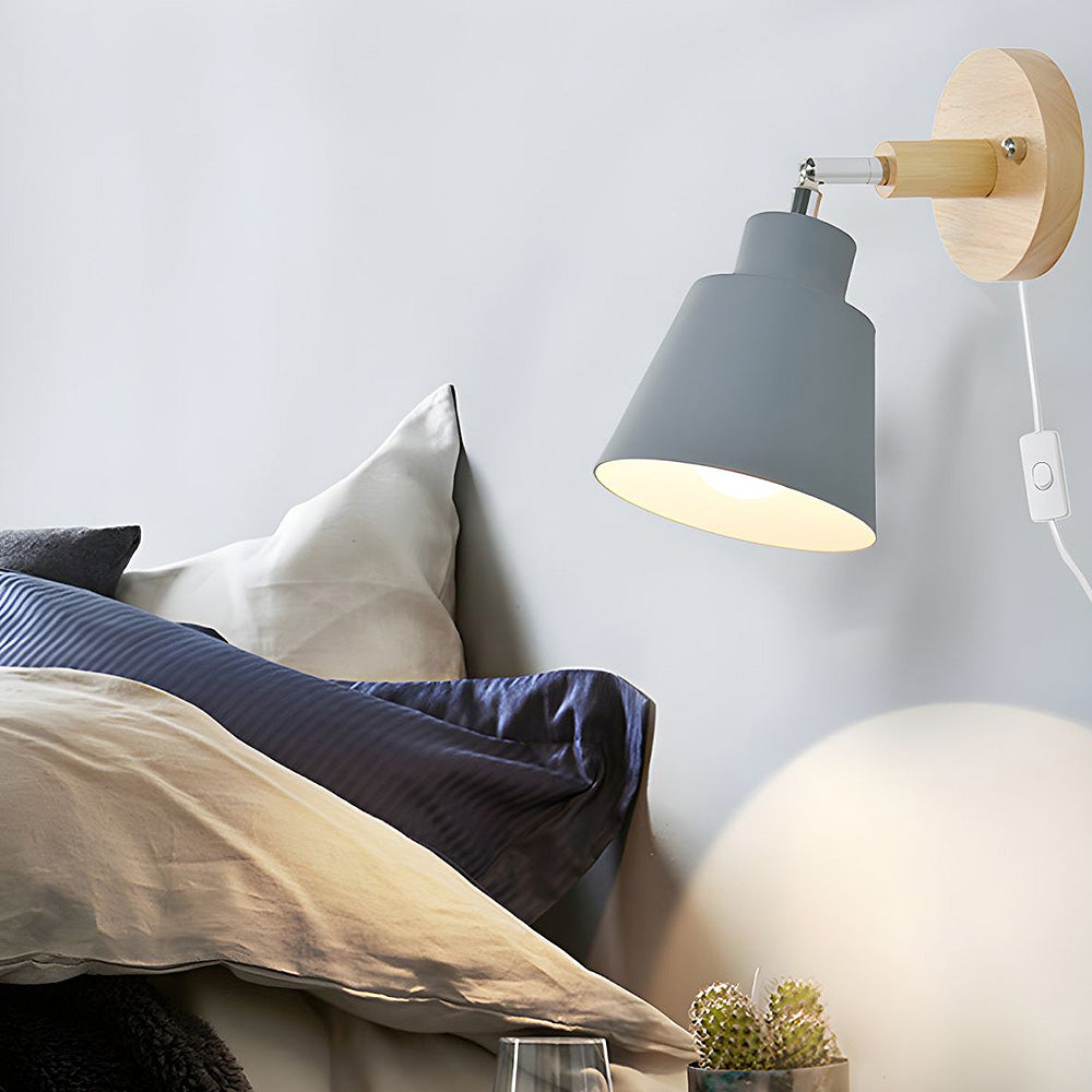 Wandleuchte mit Holzakzent für das Schlafzimmer