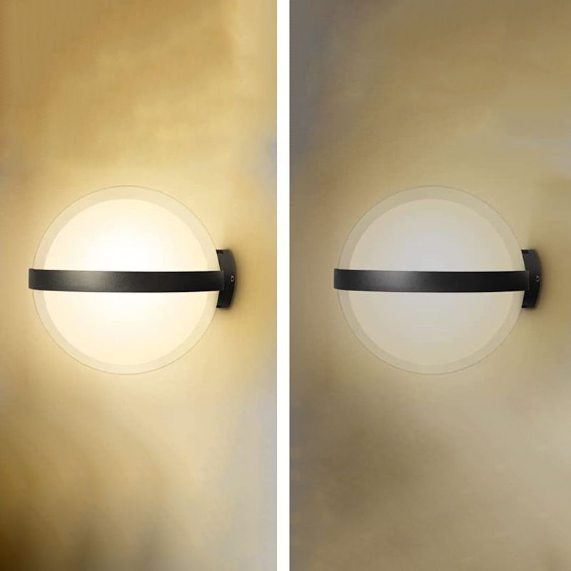 Garduru wasserdichte Acryl Wandleuchte mit robustem Metallrahmen