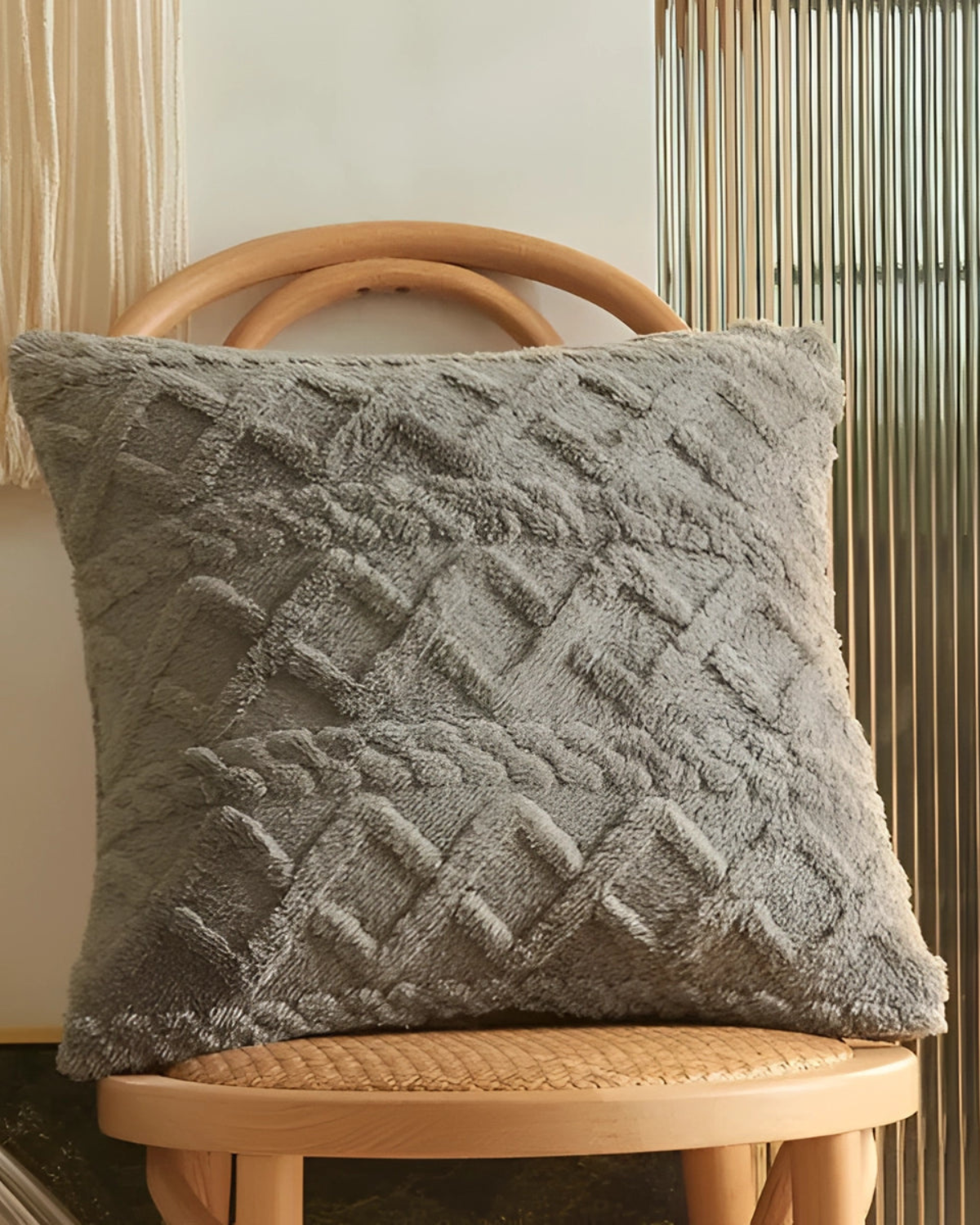 ZenWeave – Luxuriöses Reliefkissen mit subtiler geometrischer Gestaltung für einen stilvollen Innenraum