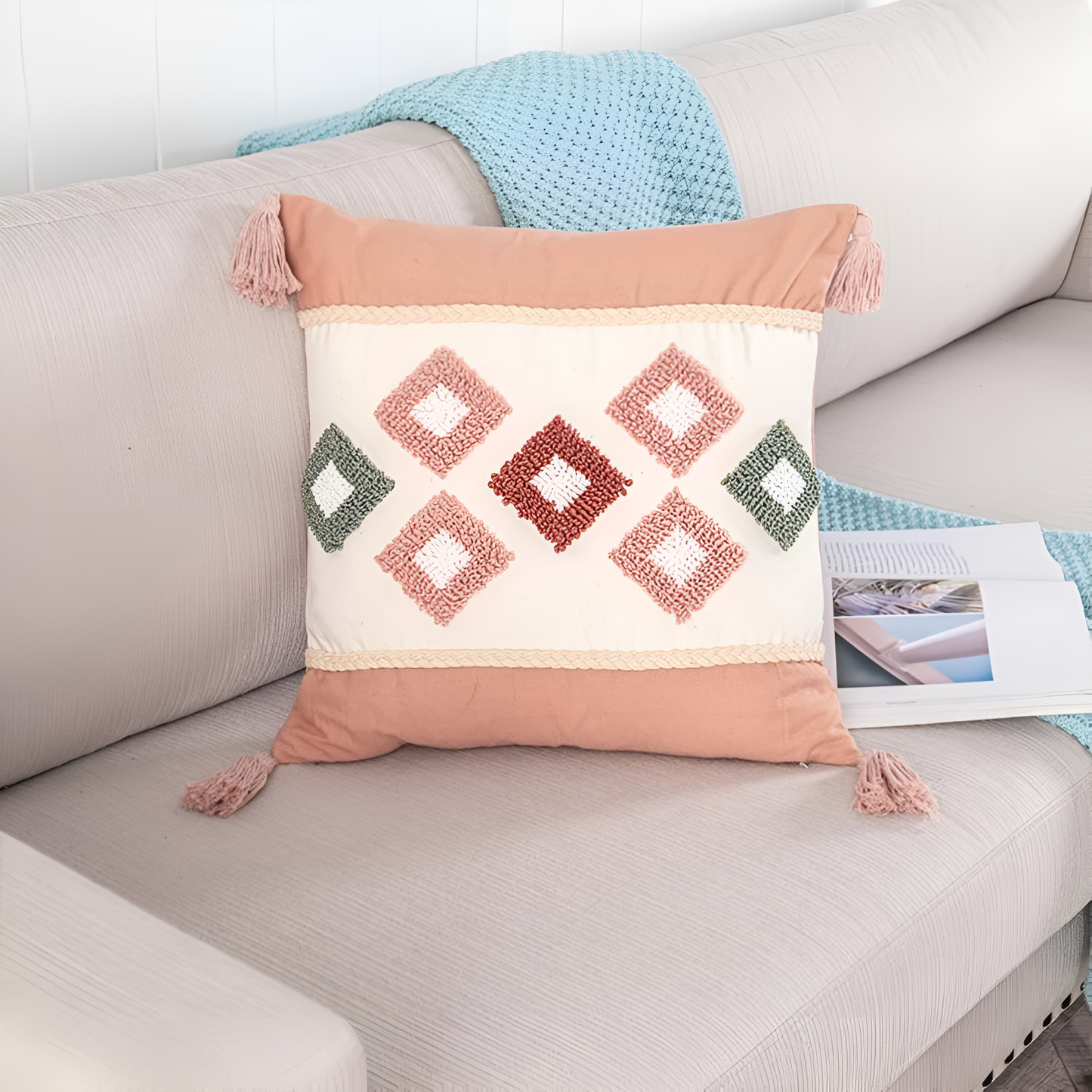 Geplüschter bestickter Boho-Kissenbezug