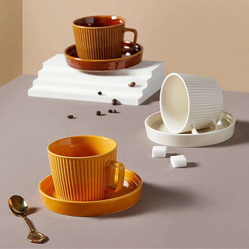 Kleen Kaffeetassen-Set – Vintage Design mit Untertassen – Mikrowellen- & Spülmaschinenfest