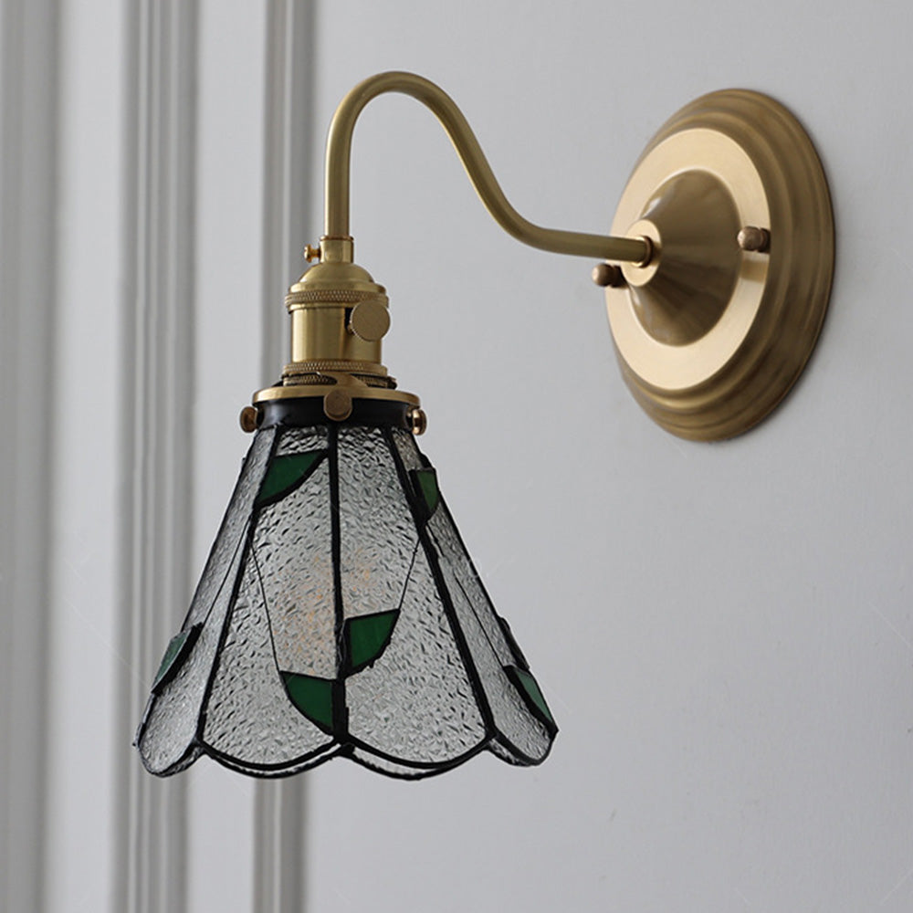 Wandleuchte mit vintage Glas-Schirm