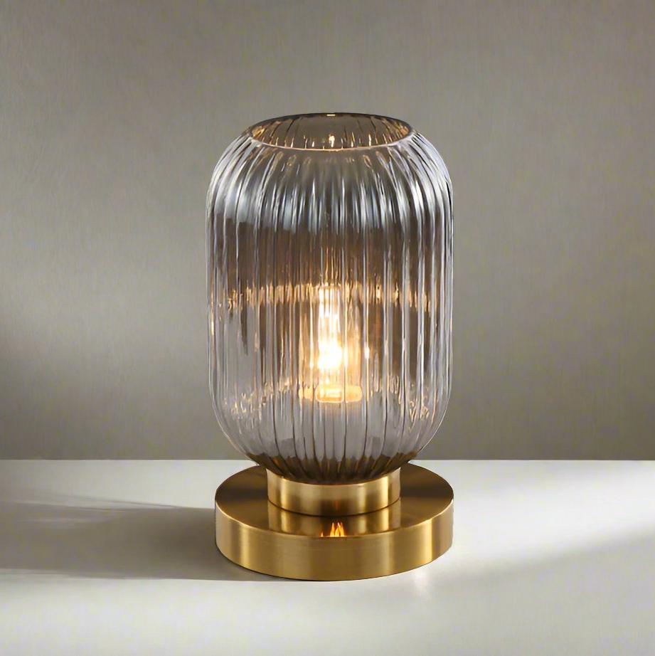 AmberGlow – Luxus Tischlampe mit skandinavischer Wärme