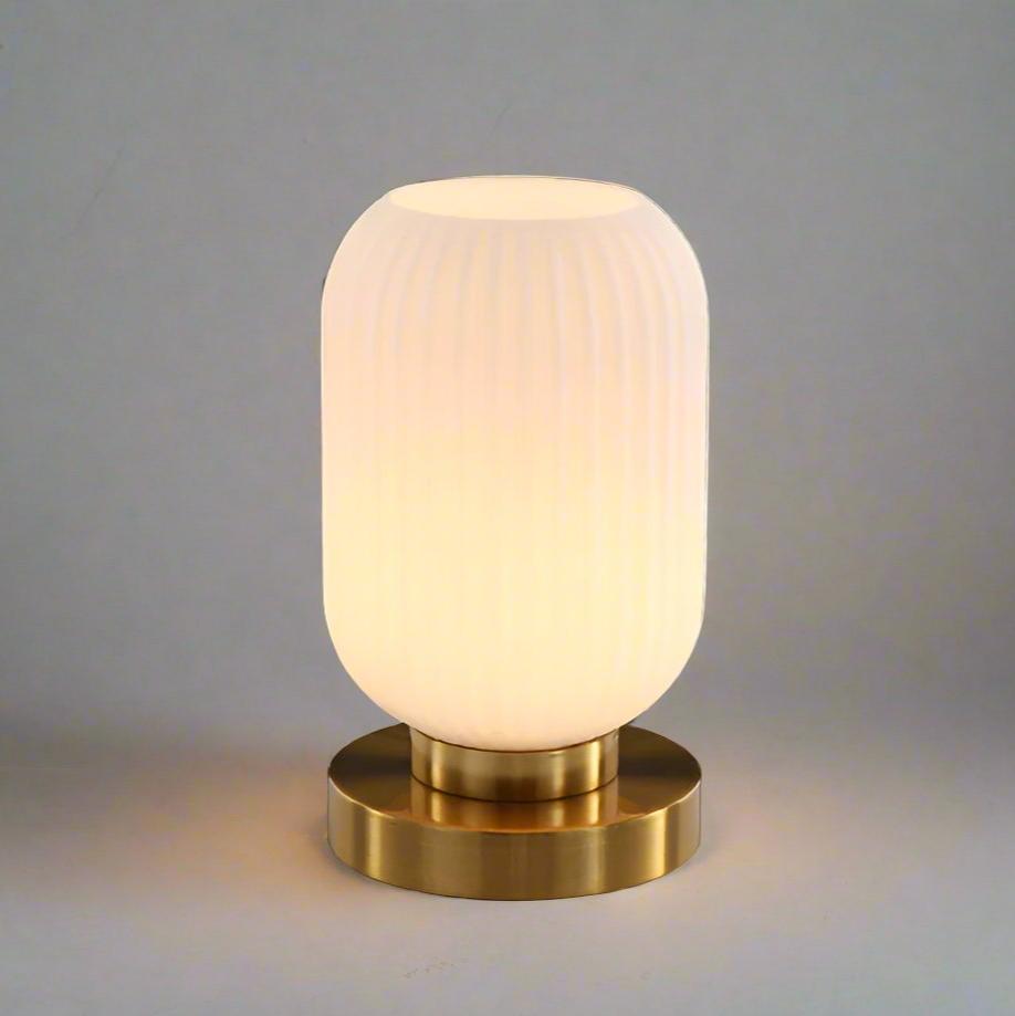 AmberGlow – Luxus Tischlampe mit skandinavischer Wärme