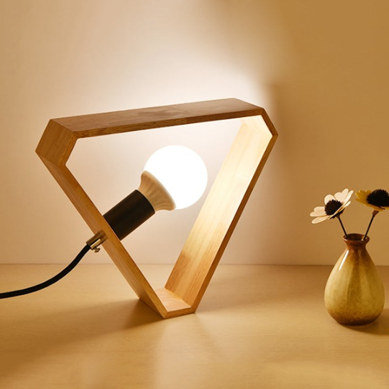 1 Kopf Schlafzimmer Tischlampe Einfachheit Beige Nachtlicht mit dreieckigem Holzrahmen