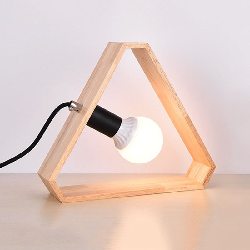 1 Kopf Schlafzimmer Tischlampe Einfachheit Beige Nachtlicht mit dreieckigem Holzrahmen