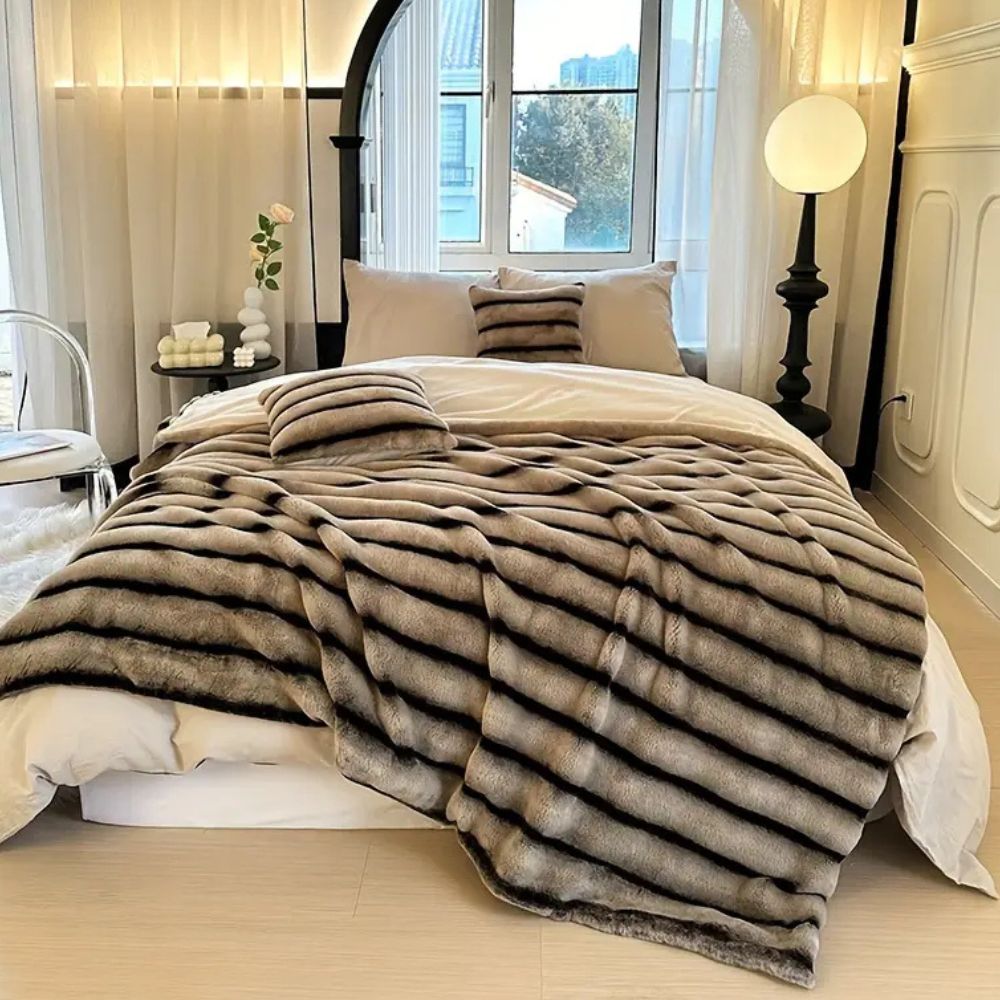Raffiniertes Faux Kaninchenfell-Decke