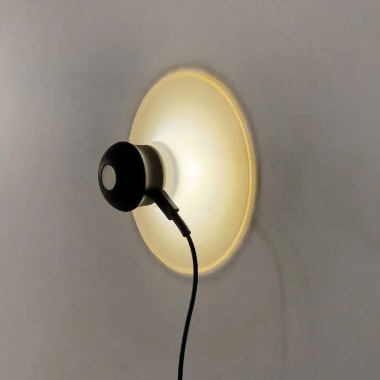 LED-Lampe wiederaufladbar mit Saugnapf – Tragbare und verstellbare Beleuchtung für Innen und Außen