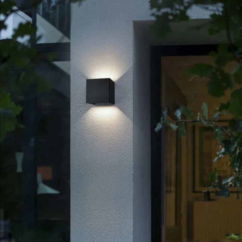 Moderne schwarze Aluminium-Wandlampe