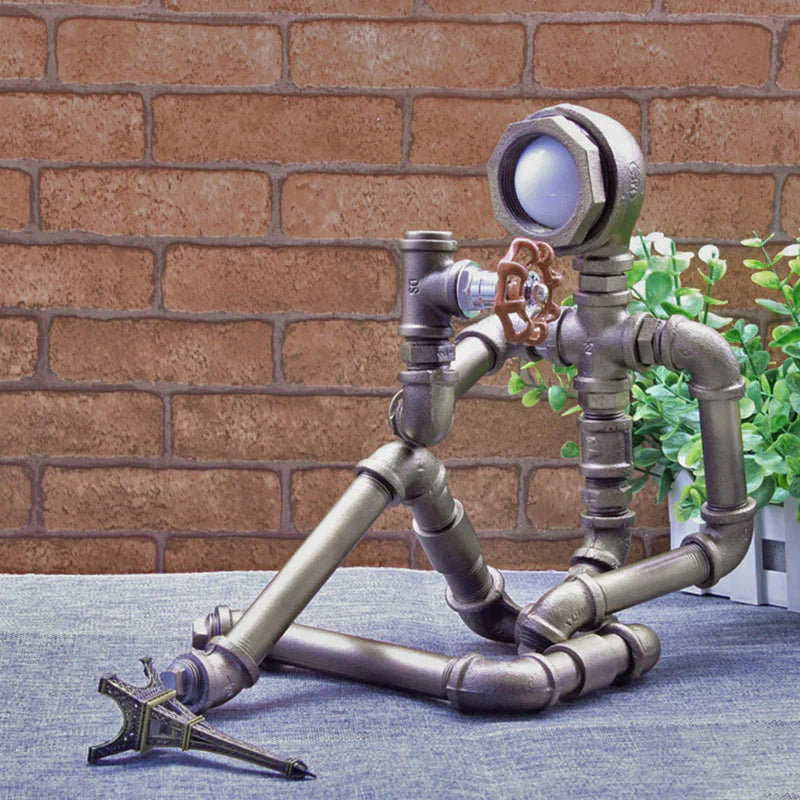Industrielle Eisenrohr Nachttischlampe | PipeMan