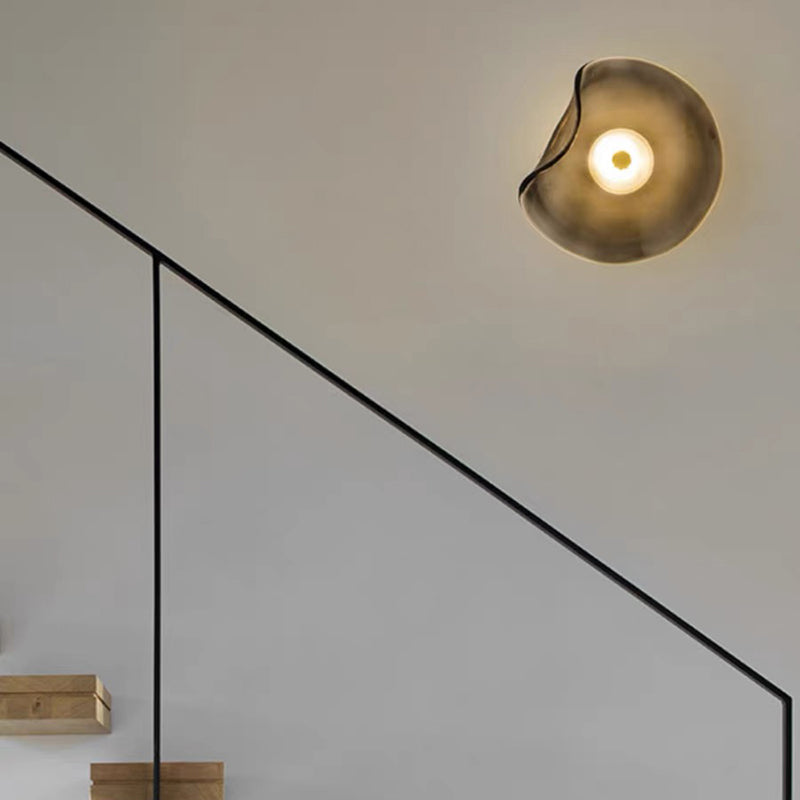 Moderne Wandleuchte aus amberfarbenem Glas - Elegante und funktionale LED-Beleuchtung