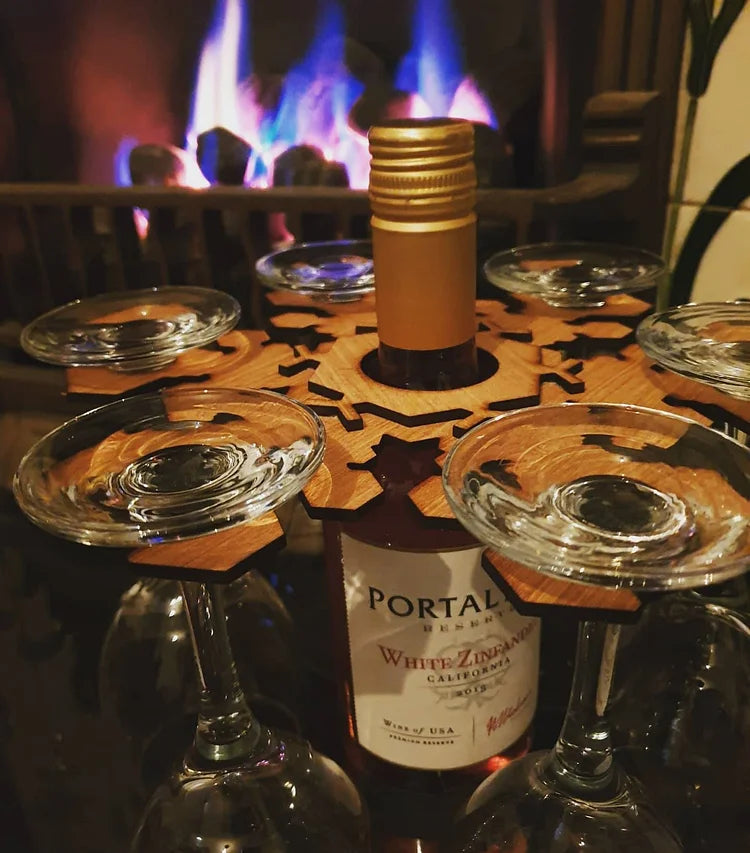 Garduru - charmantes Weinregal im Schneeflocken-Design