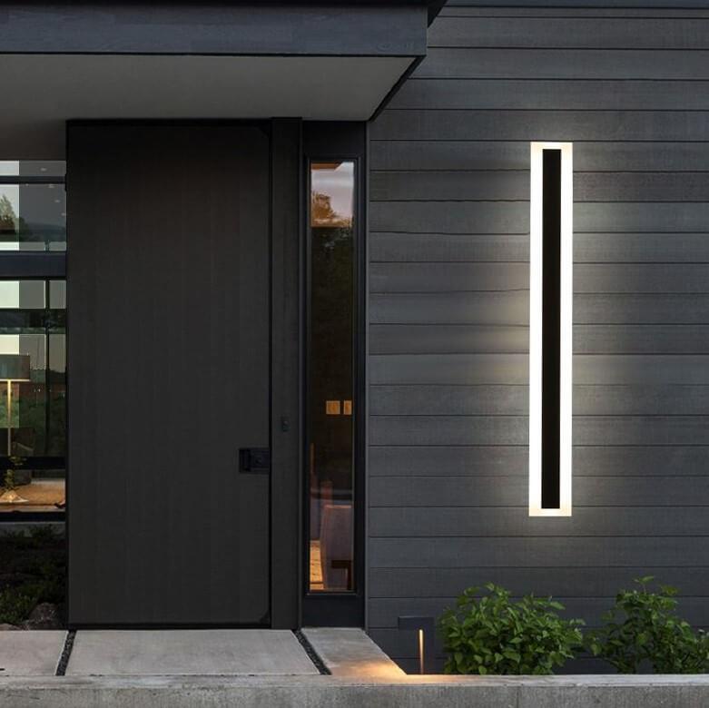 Schlanke Außenwandleuchte aus Aluminium mit LED-Beleuchtung