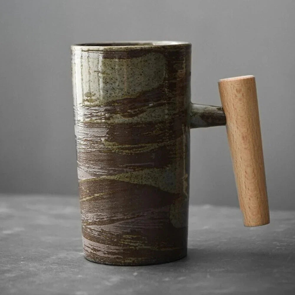 Nordische Design-Tasse – Minimalistische Keramiktasse mit Holzgriff