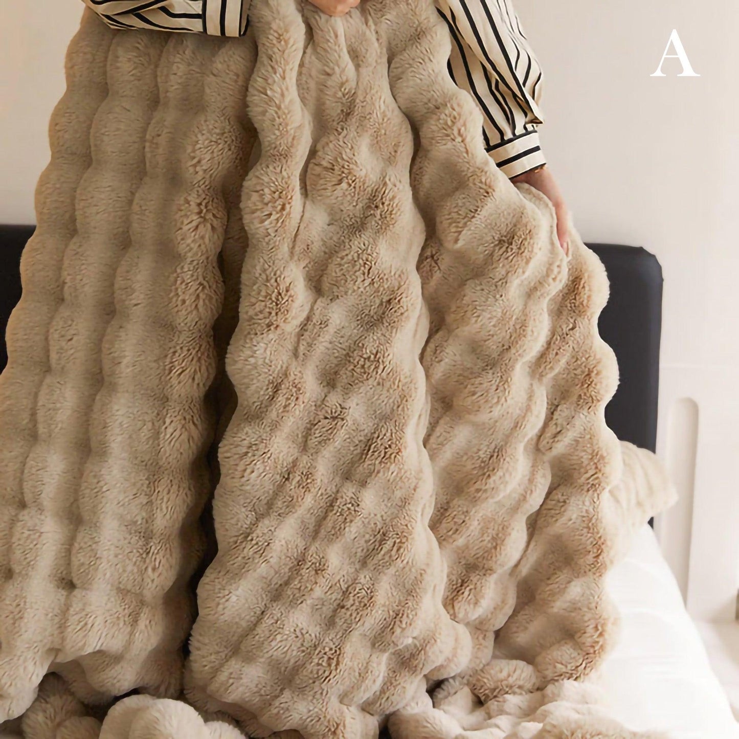 Neutrale Luxus-Fell-Flauschdecke │ Super bequeme Decken fürs Bett │ Hochwertige warme Winterdecke als Sofa-/Couch-Dekor