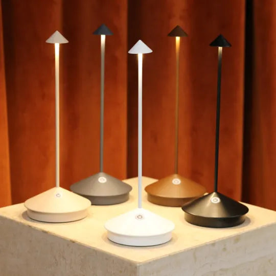 LED Tischlampe mit modernem kabellosem Design