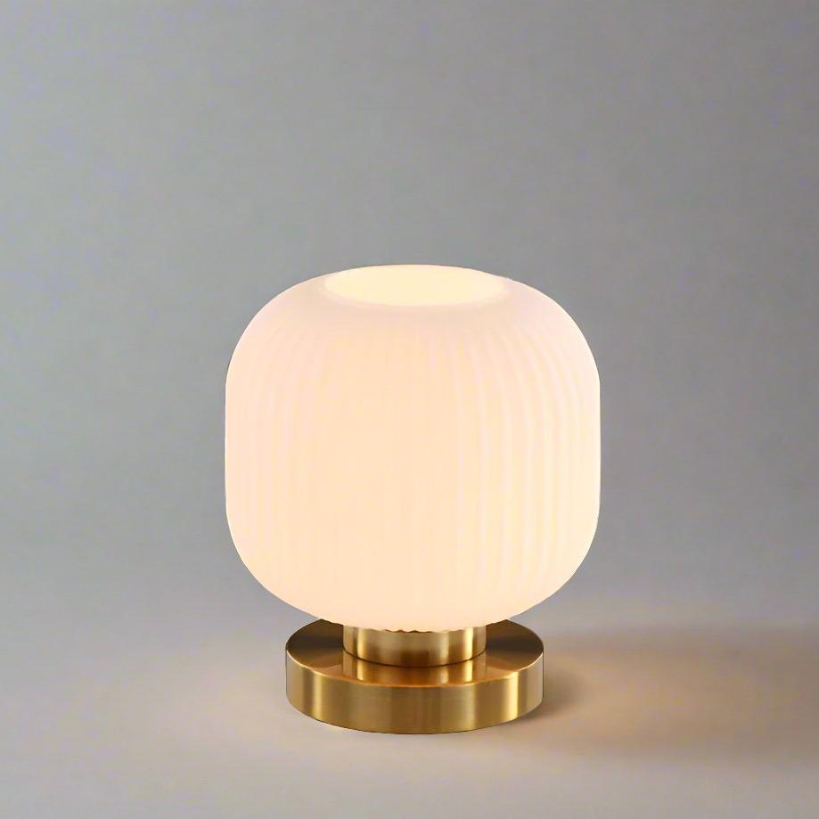 AmberGlow – Luxus Tischlampe mit skandinavischer Wärme