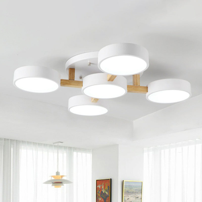 LED-Deckenleuchte mit modernem Holzdesign