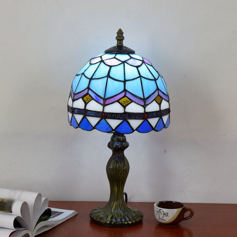RoyaleGlow - Elegante Mediterrane Glastischlampe für stilvolle Häuser