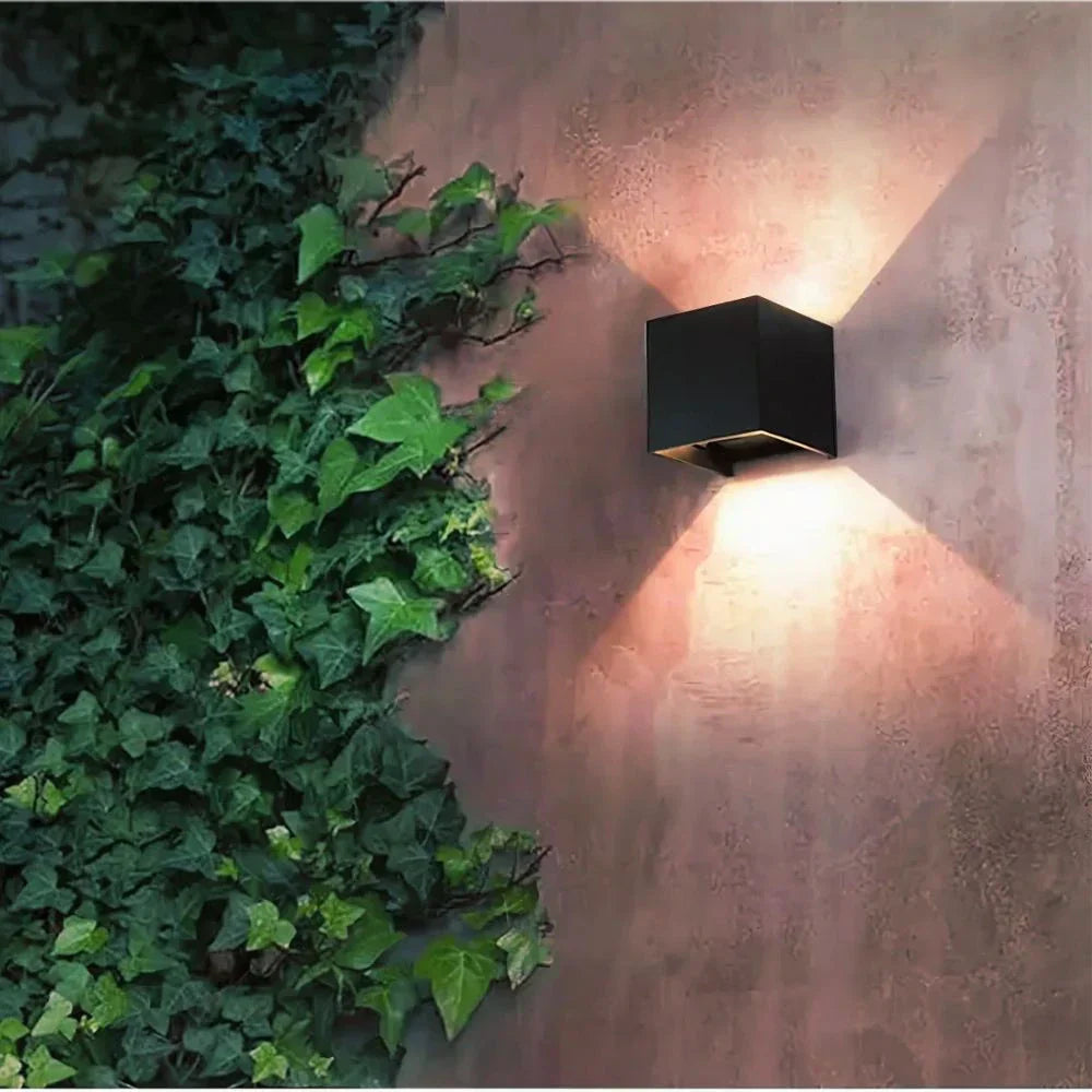Moderne schwarze Aluminium-Wandlampe