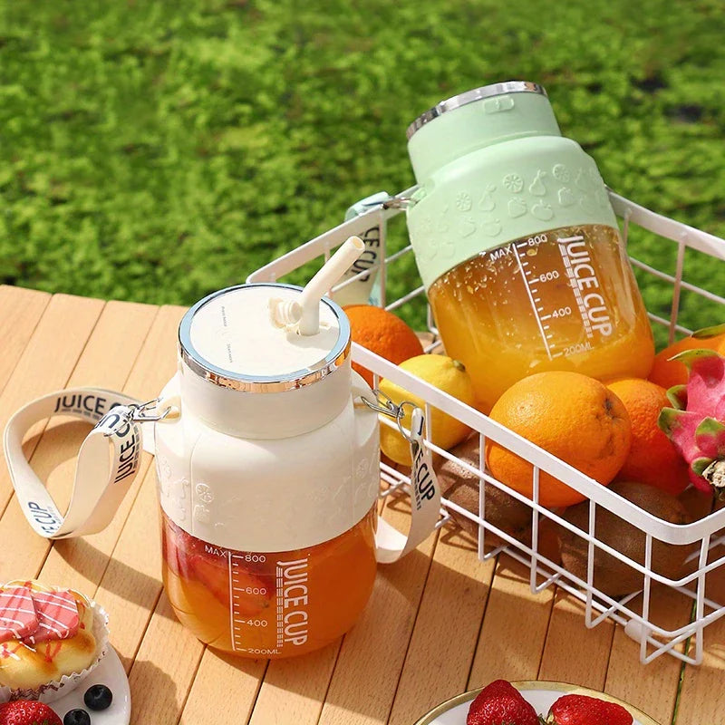 2in1 Flaschen Mixer mit Trinkhalm 800ml - Perfekt für Unterwegs!