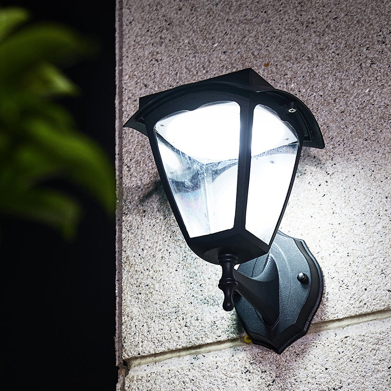 Solar-Wandlampe LED – Trapezförmiges Design aus Kunststoff, Außenbeleuchtung