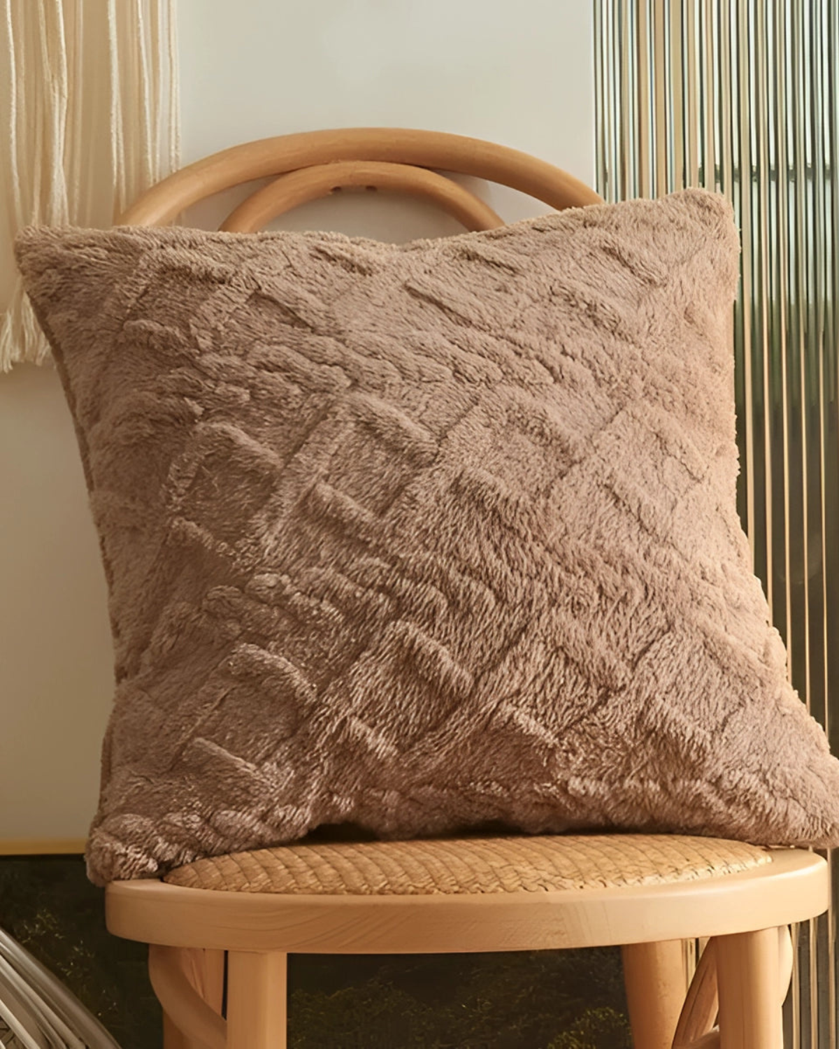 ZenWeave – Luxuriöses Reliefkissen mit subtiler geometrischer Gestaltung für einen stilvollen Innenraum