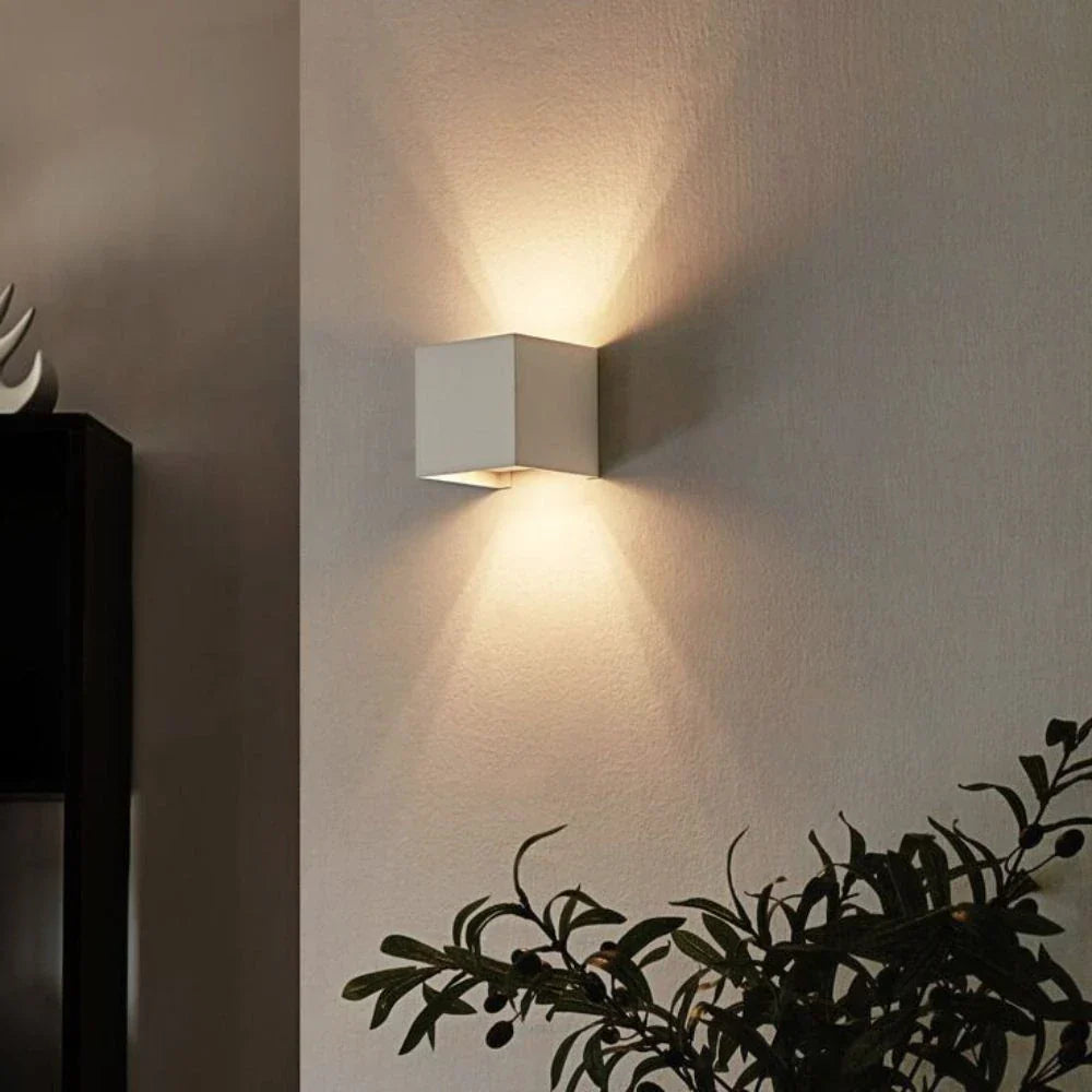 Moderne schwarze Aluminium-Wandlampe