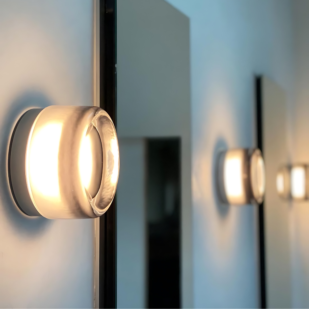 Elegante Aluminium-Wandleuchte mit Umgebungslicht – Moderne Minimalistische Wandleuchte in Rauchgrau, Weiß und Bernstein
