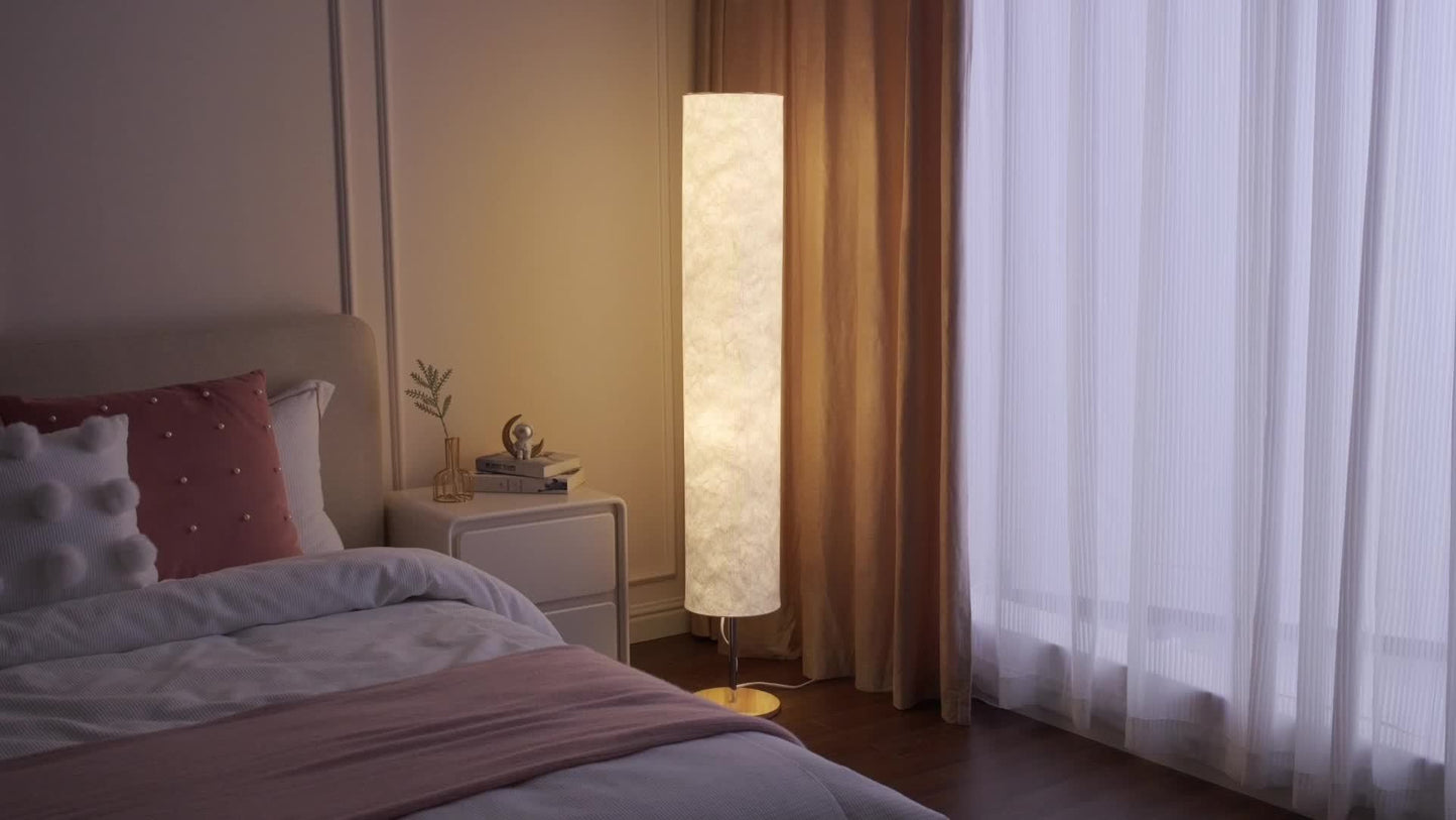 Stehlampe mit sanfter Beleuchtung