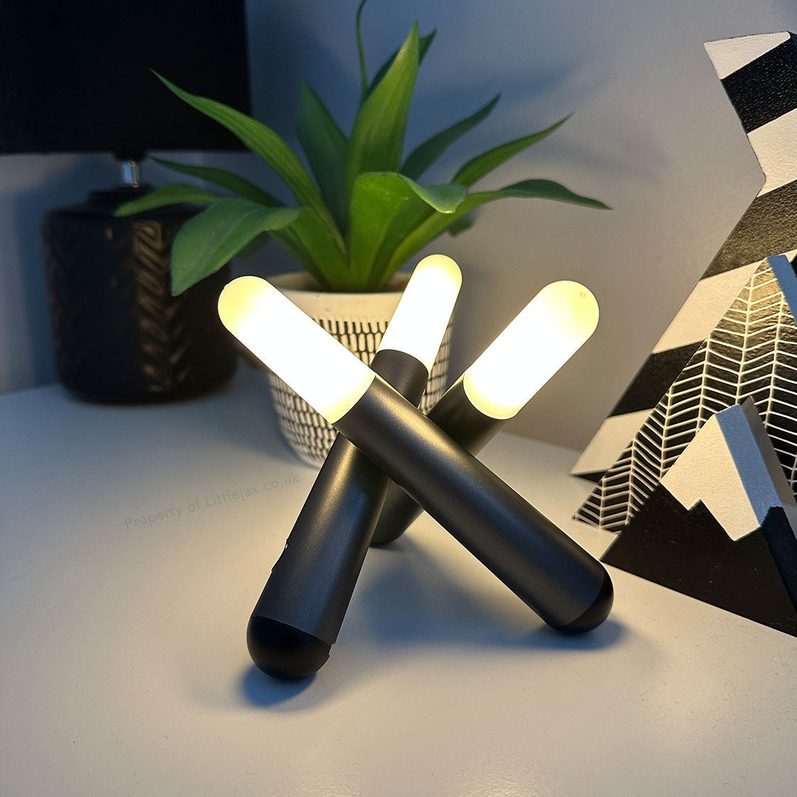 Moderne Trio Wiederaufladbare Tischlampe – Einstellbare Helligkeit & Tragbares Design