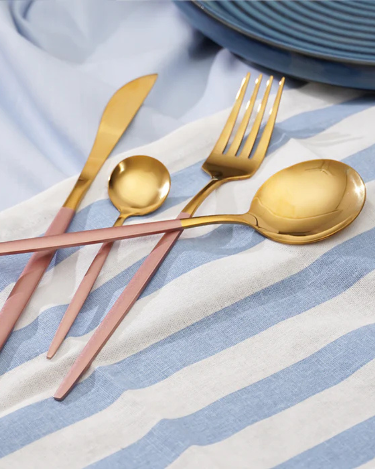 La Lumine – Luxus Besteckset mit goldenen Akzenten & mattschwarzen Griffen