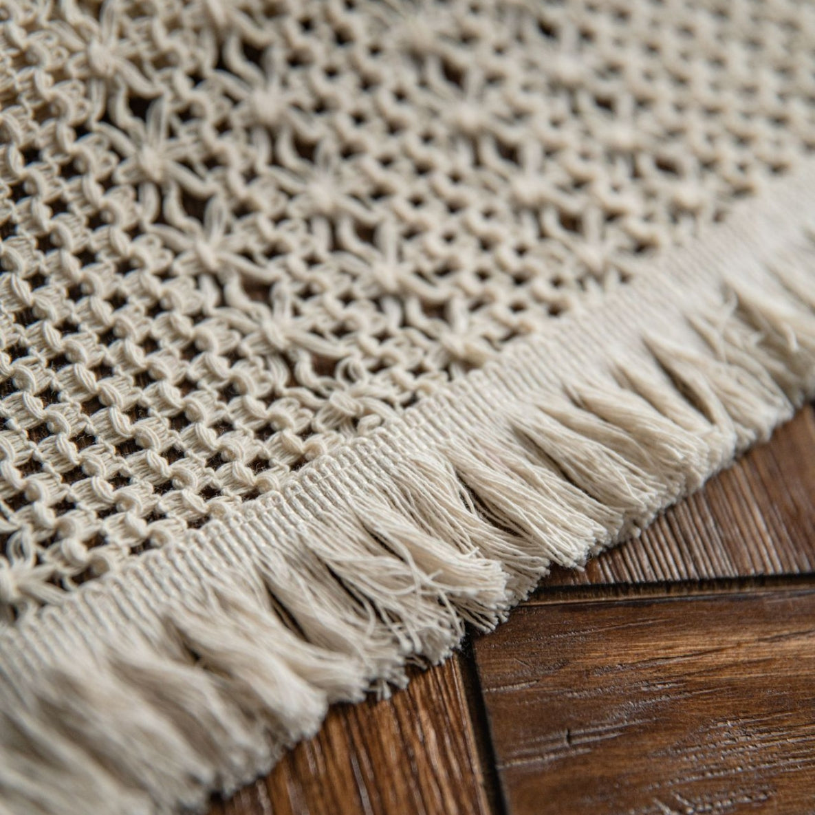 Einfarbiger Gestrickter Tischläufer
