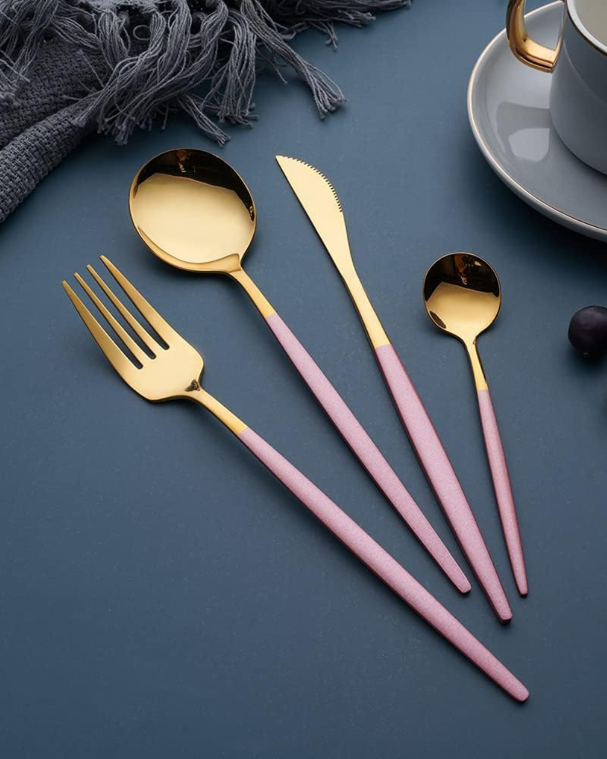 La Lumine – Luxus Besteckset mit goldenen Akzenten & mattschwarzen Griffen