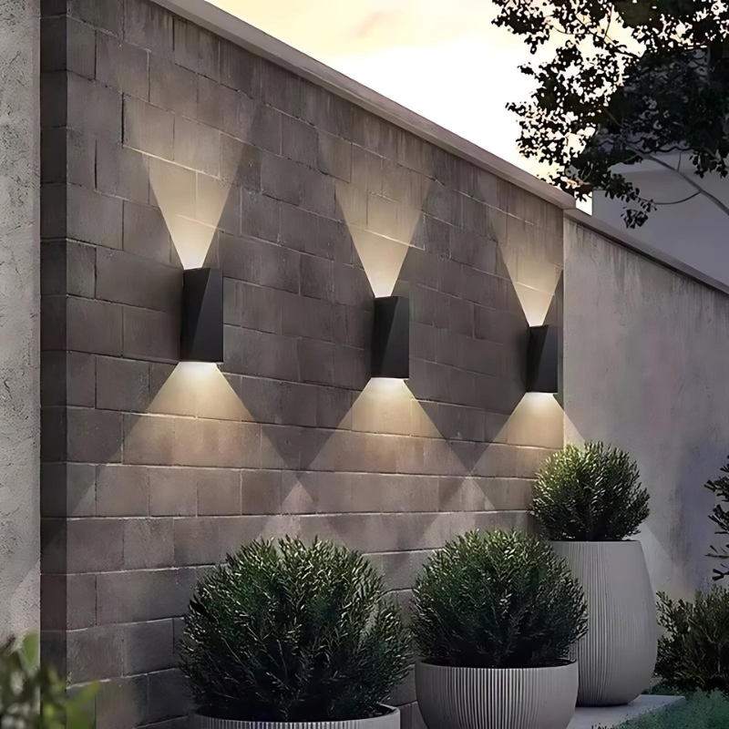 Garduru LED-Wandlampe für stilvolle Außenbeleuchtung"
Optimierter Titel:
"Elegante LED-Wandlampe für Garduru Außenbeleuchtung