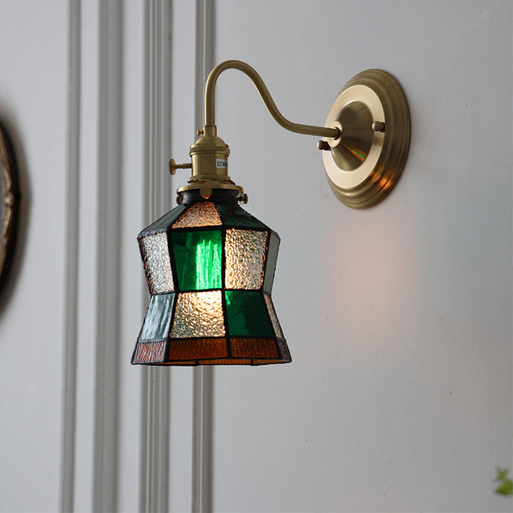 Wandleuchte mit vintage Glas-Schirm