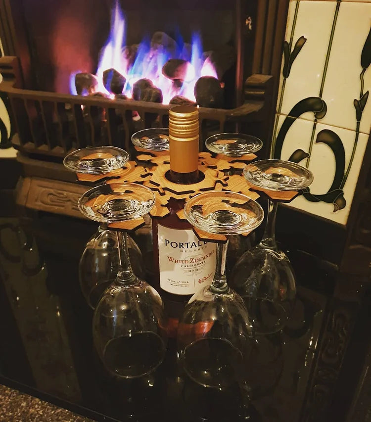Garduru - charmantes Weinregal im Schneeflocken-Design