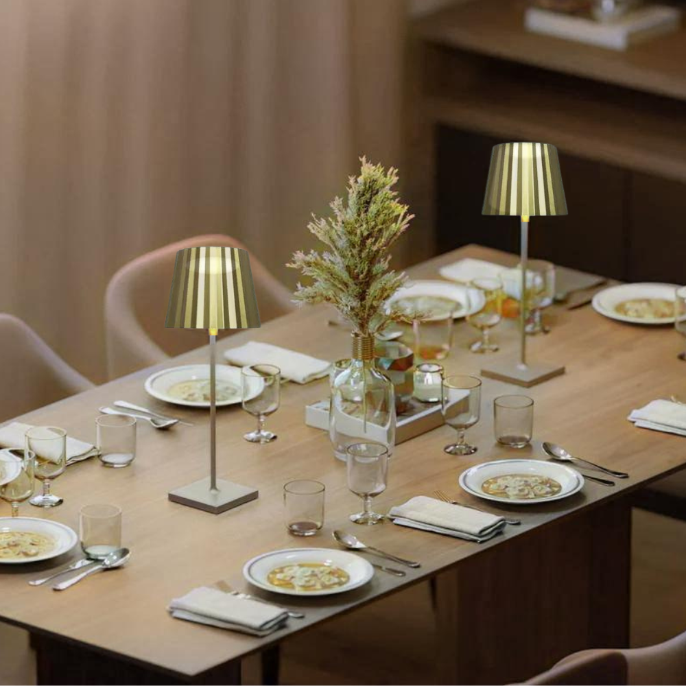 Royaleva Elegante LED-Tischlampe - Schlankes Design mit warmem Ambiente-Licht