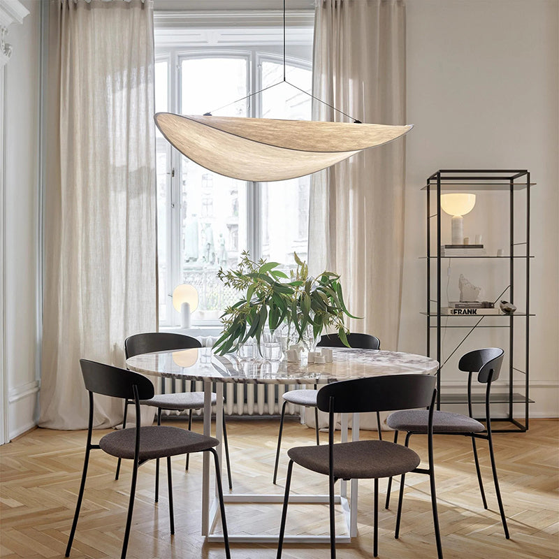 Moderne LED-Hängelampe aus Metall und synthetischer Seide für Zuhause und Büro