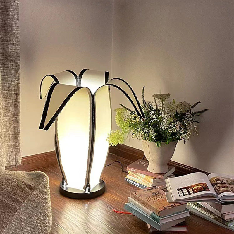 Garduru - Vintage LED Stehlampe mit Dimmer & Fernbedienung für gemütliche Wohnzimmer-Stimmung