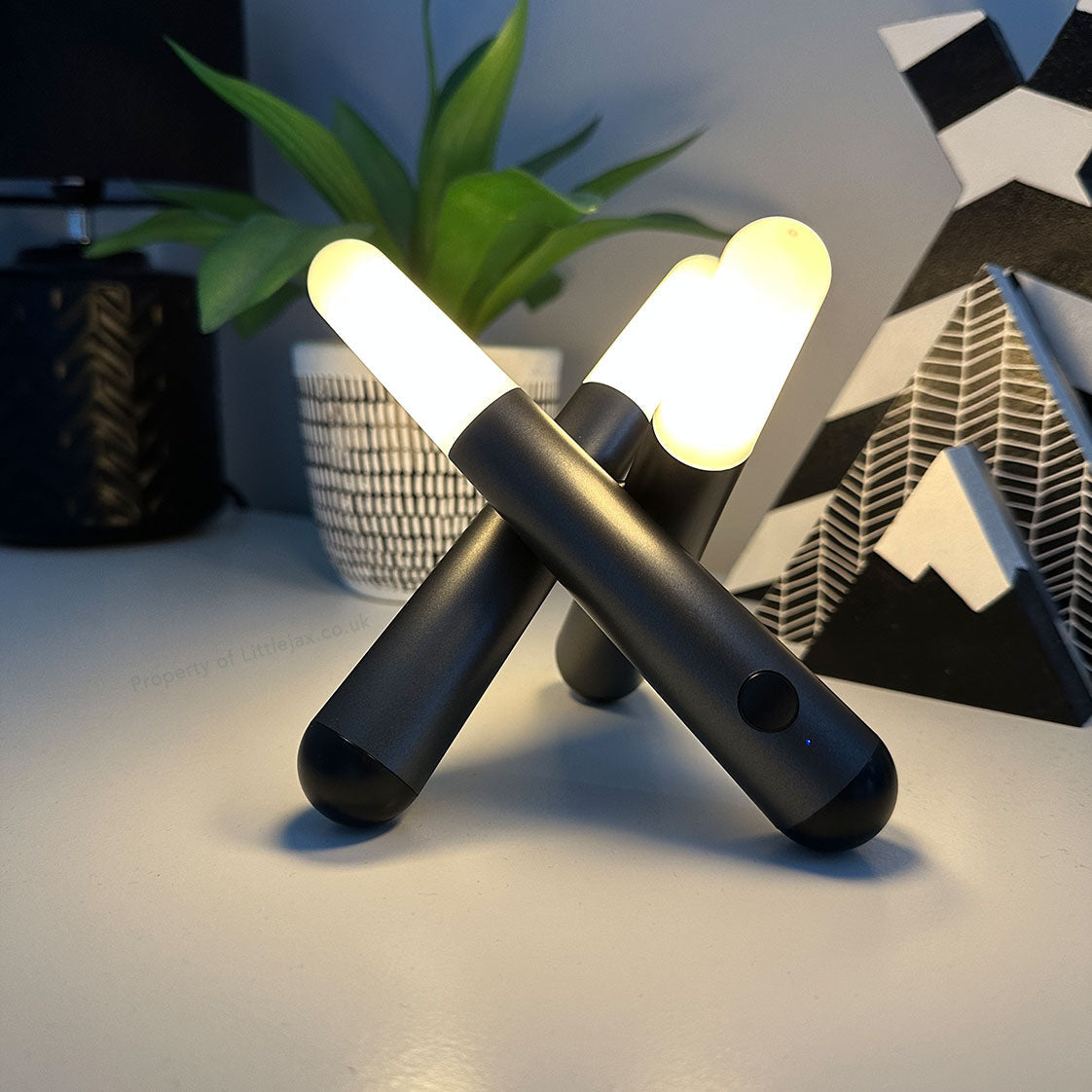 Moderne Trio Wiederaufladbare Tischlampe – Einstellbare Helligkeit & Tragbares Design