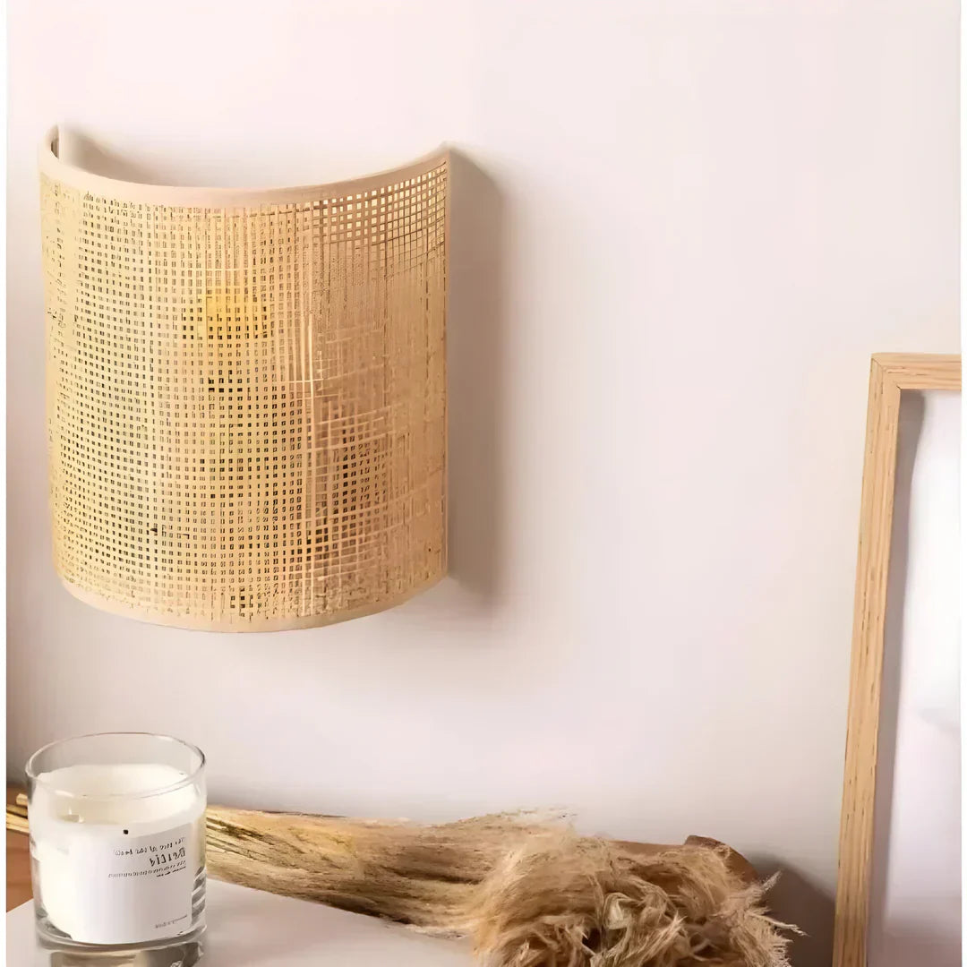 Geflochtene Rattan-Wandleuchte
